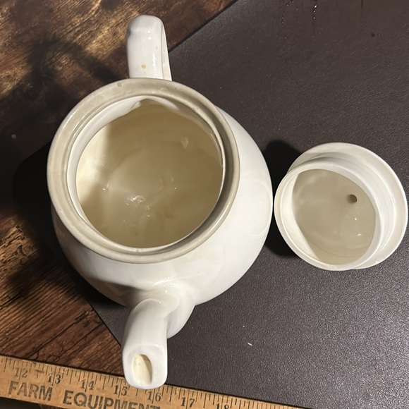 Vintage pottery ceramic teapot - Picture 6 of 11